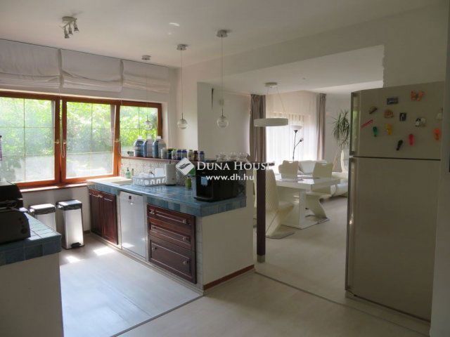 Eladó családi ház, Pátyon 139.8 M Ft, 6 szobás