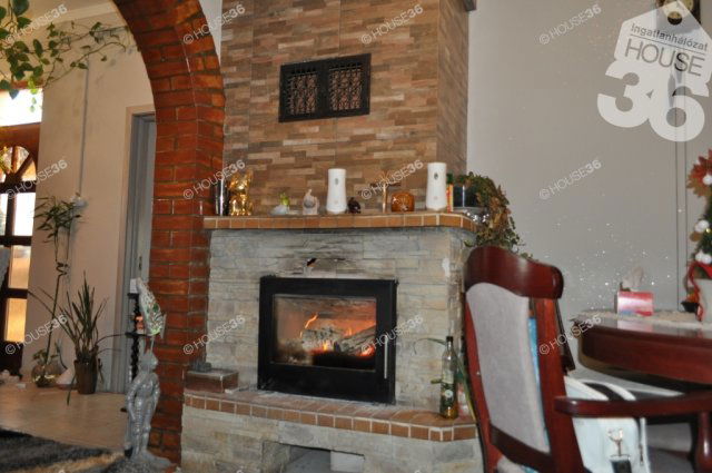 Eladó családi ház, Nyárlőrincen 63 M Ft, 3 szobás