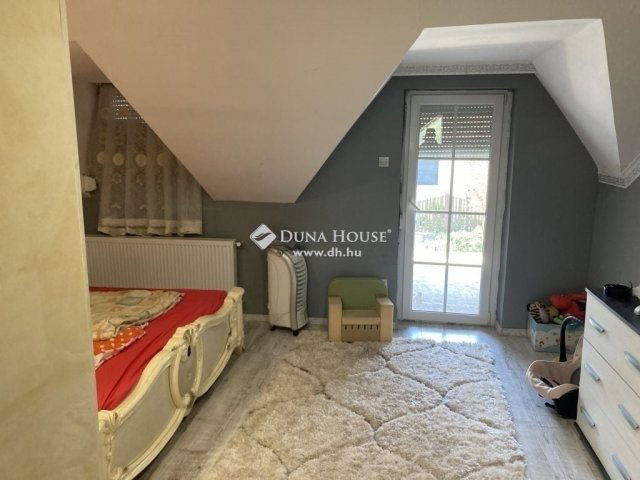 Eladó családi ház, Gödöllőn 165 M Ft, 8 szobás