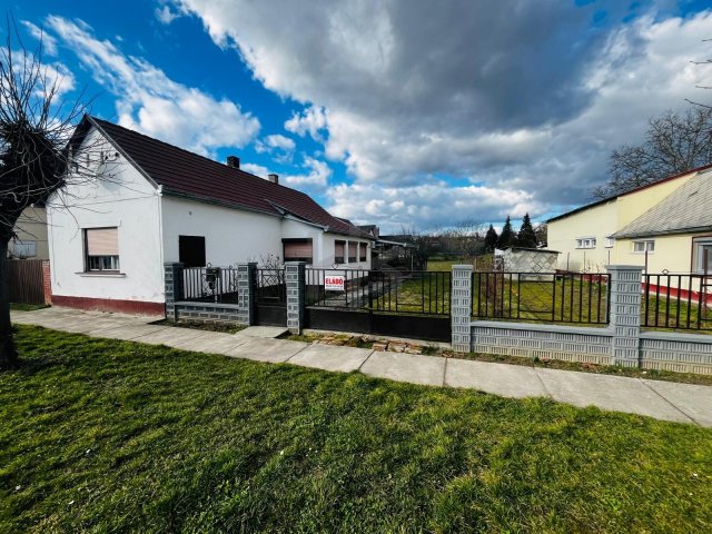 Eladó családi ház, Barcson 24.99 M Ft, 2 szobás
