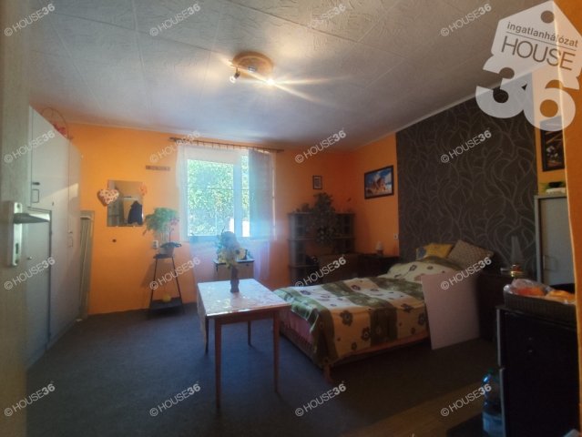 Eladó családi ház, Kecskeméten 23.5 M Ft, 2 szobás