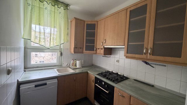 Eladó téglalakás, Baján 35 M Ft, 2 szobás