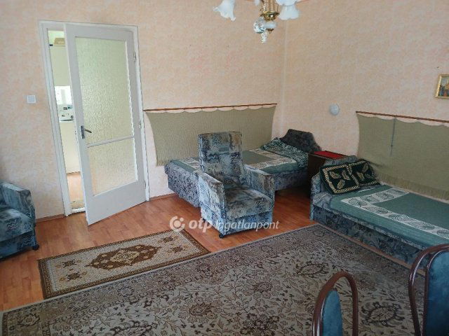 Eladó családi ház, Adácson 35 M Ft, 3 szobás