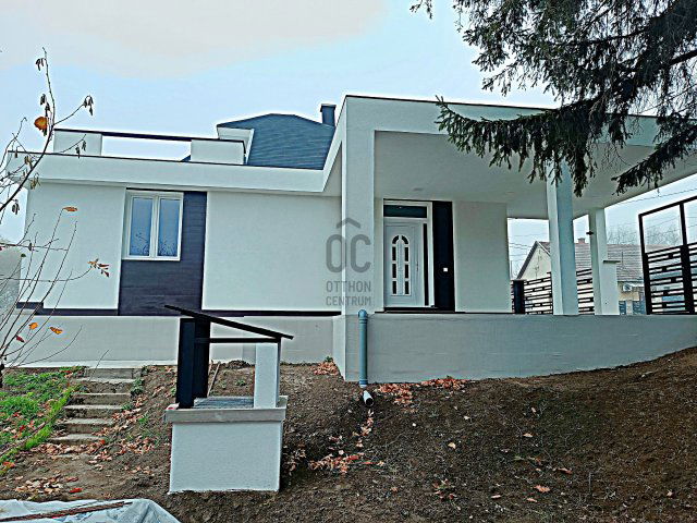 Eladó családi ház, Bényén 68.9 M Ft, 4 szobás