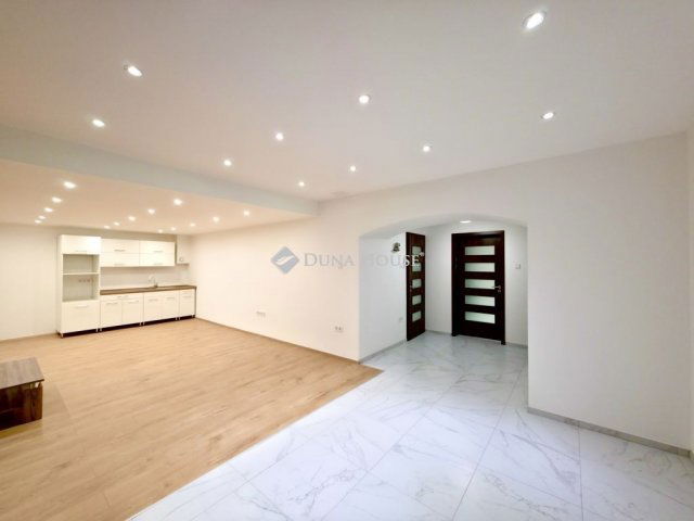 Eladó üzlethelyiség, Budapesten, VII. kerületben 54.9 M Ft