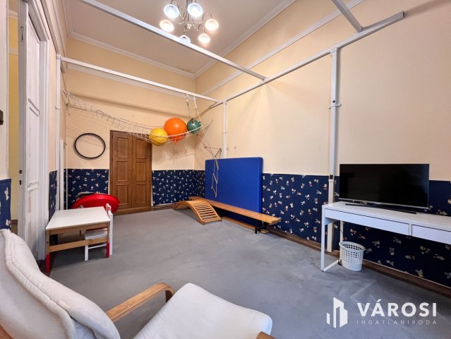 Eladó téglalakás, Debrecenben 99.9 M Ft, 4 szobás