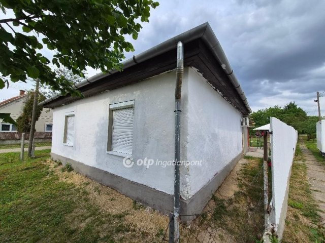 Eladó családi ház, Tiszacsegén 26.5 M Ft, 2+2 szobás