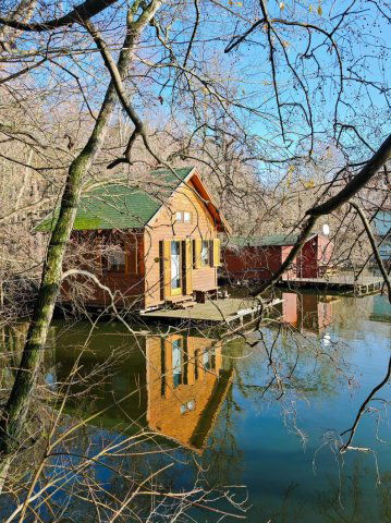 Eladó nyaraló, Tatán 15 M Ft, 1 szobás / költözzbe.hu