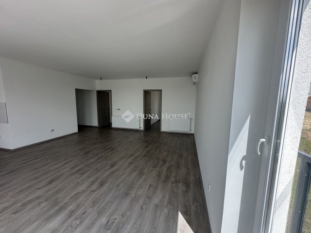 Eladó téglalakás, Pécsett, Kéméndi soron 149 M Ft, 5 szobás
