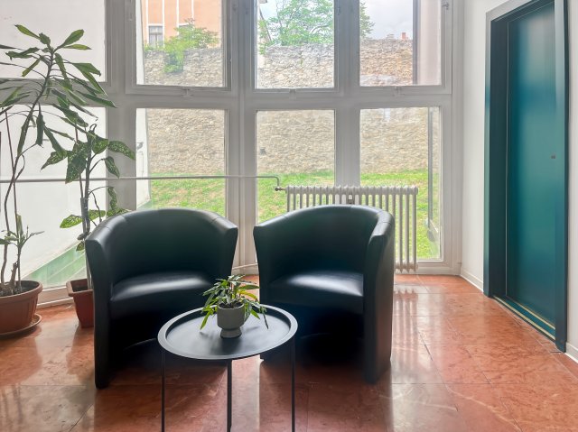 Kiadó iroda, Pécsett, Rákóczi úton 192 E Ft / hó