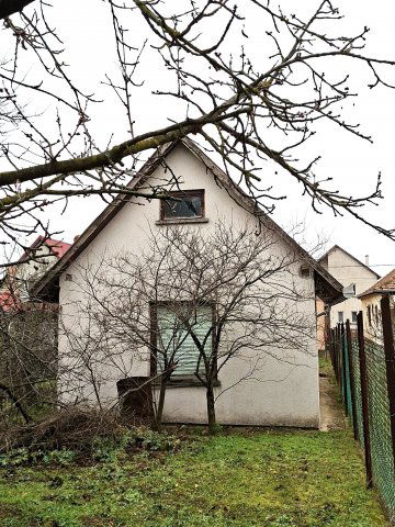 Eladó családi ház, Csömörön 109.9 M Ft, 3 szobás