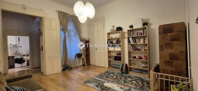 Eladó téglalakás, Budapesten, VII. kerületben 79 M Ft, 2 szobás