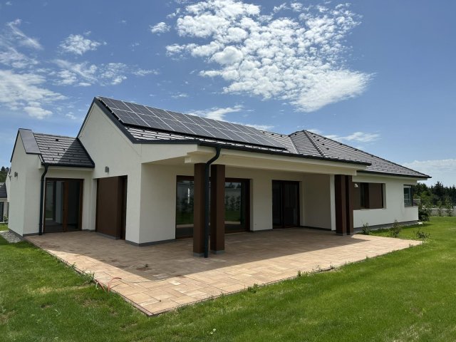 Eladó családi ház, Cserszegtomajon, Gagarin utcában 275 M Ft