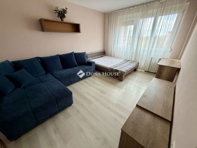 Eladó panellakás, Pécsett, Maléter Pál úton 39.9 M Ft