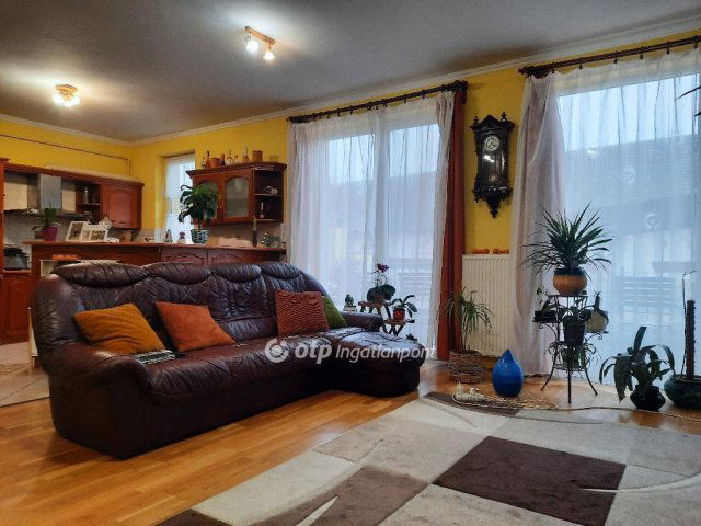 Eladó sorház, Gyulán 77.9 M Ft, 4 szobás / költözzbe.hu