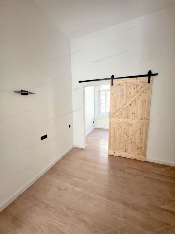 Eladó téglalakás, VI. kerületben, Székely Bertalan utcában