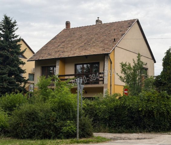 Eladó családi ház, Tatán 119 M Ft, 5 szobás