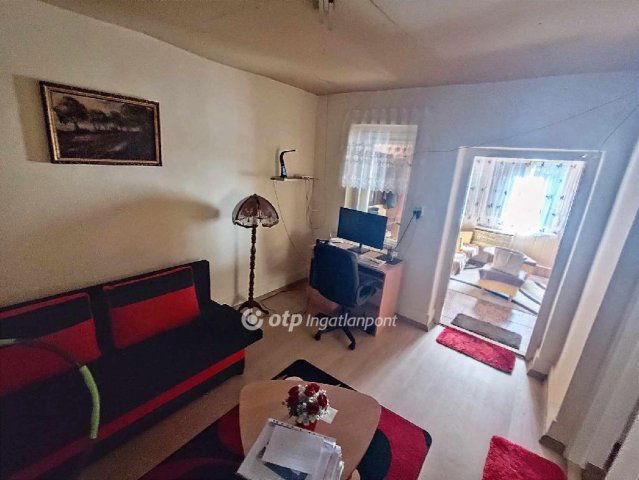 Eladó családi ház, Napkoron 20.8 M Ft, 3 szobás