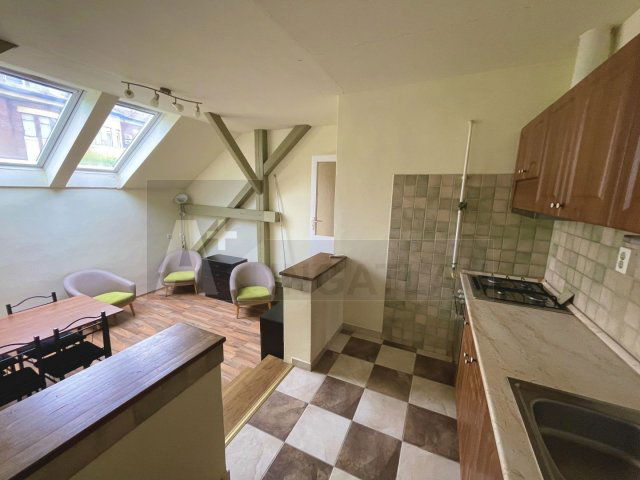 Eladó téglalakás, Szegeden 77.77 M Ft, 3 szobás