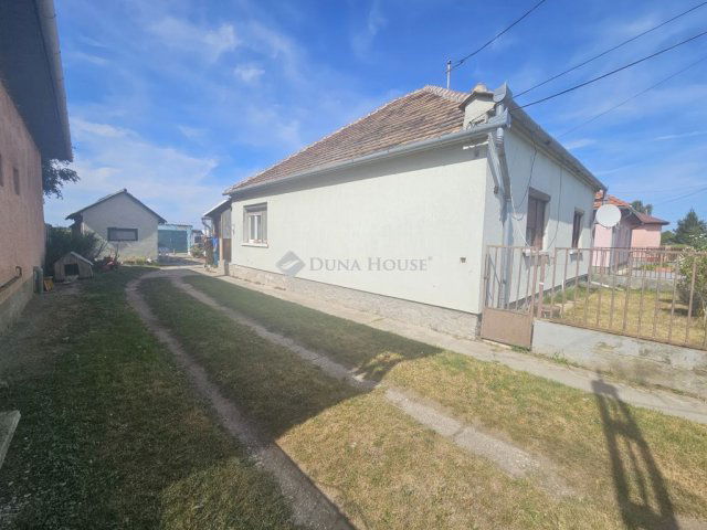 Eladó családi ház, Nagyszentjánoson 62.5 M Ft, 4 szobás