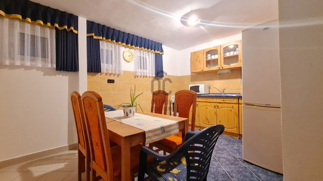 Kiadó családi ház, albérlet, Pakson 90 E Ft / hó, 3 szobás