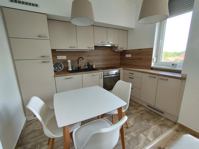 Kiadó panellakás, albérlet, Hatvanban 200 E Ft / hó, 2 szobás