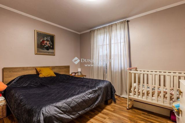 Eladó családi ház, Budaörsön 490 M Ft, 6 szobás