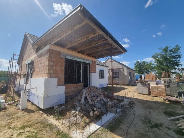 Eladó családi ház, Ságváron 89.9 M Ft, 4 szobás
