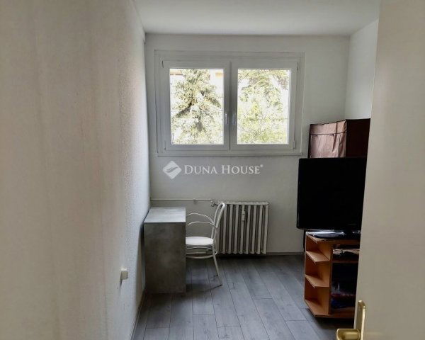 Eladó panellakás, Budapesten, XXI. kerületben 49.9 M Ft, 2 szobás