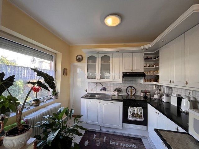 Eladó családi ház, Várpalotán 84.9 M Ft, 3+1 szobás