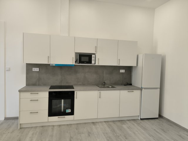 Kiadó téglalakás, albérlet, V. kerületben, Kossuth Lajos utcában