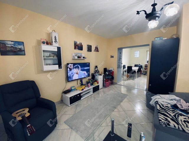 Eladó családi ház, Szegeden 85.99 M Ft, 5 szobás