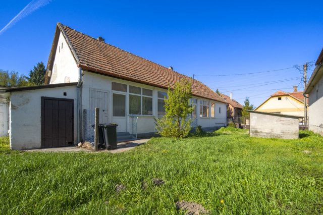 Eladó családi ház, Fehérvárcsurgón 29.99 M Ft, 3 szobás
