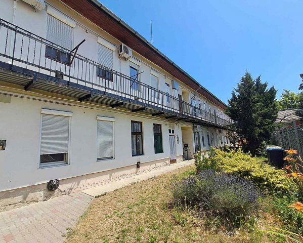 Eladó téglalakás, Budapesten, XV. kerületben 41.9 M Ft, 1 szobás