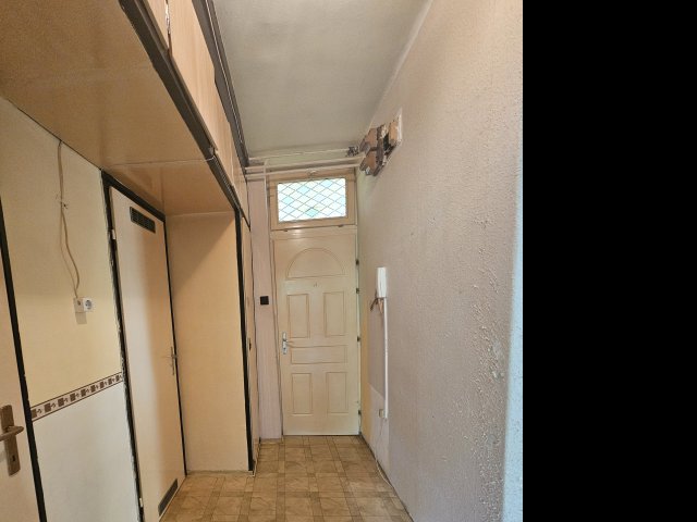 Eladó téglalakás, Szekszárdon 28 M Ft, 2 szobás