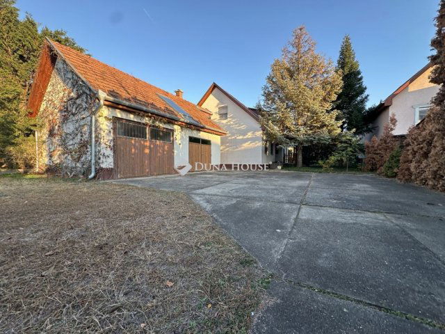 Eladó családi ház, Kecskeméten 100.5 M Ft, 6 szobás