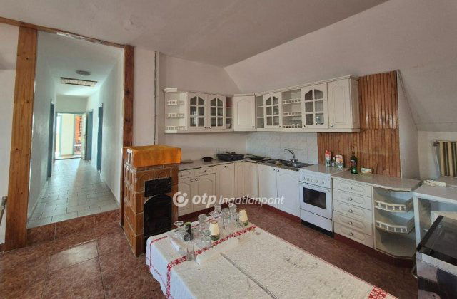 Eladó családi ház, Balatonmáriafürdőn 95 M Ft, 3+4 szobás