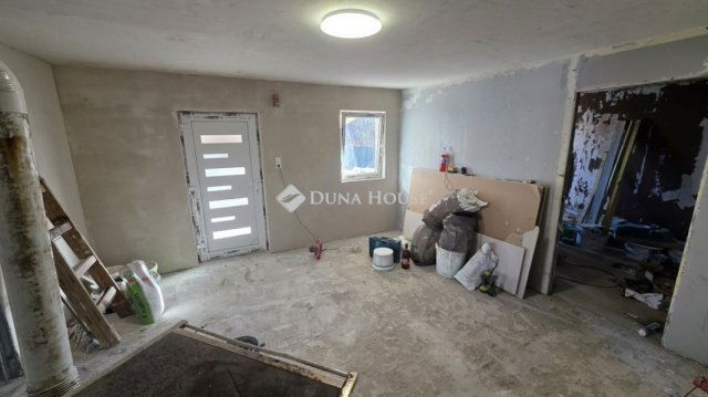Eladó ikerház, Tápióbicskén 28.5 M Ft, 4 szobás