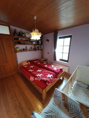 Eladó téglalakás, Gödöllőn 45 M Ft, 2 szobás