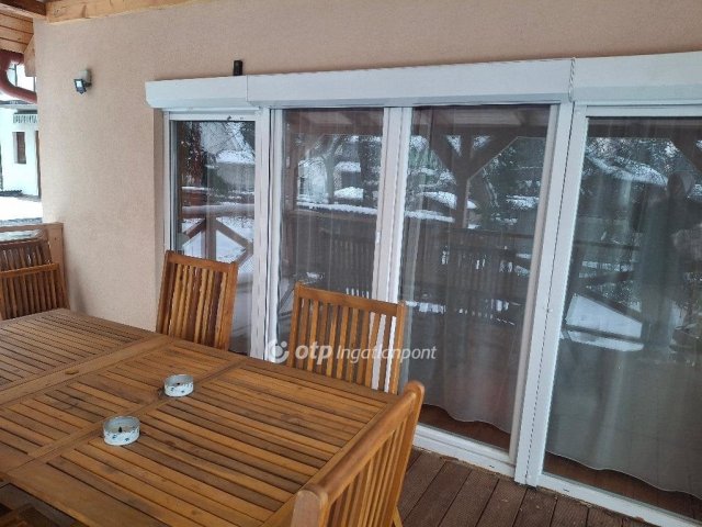 Eladó családi ház, Szigetmonostorban 94.9 M Ft, 4 szobás