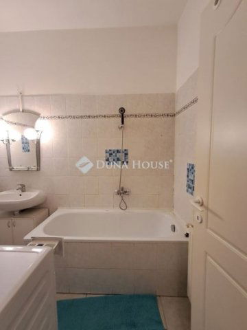 Eladó téglalakás, Debrecenben 47.8 M Ft, 1 szobás