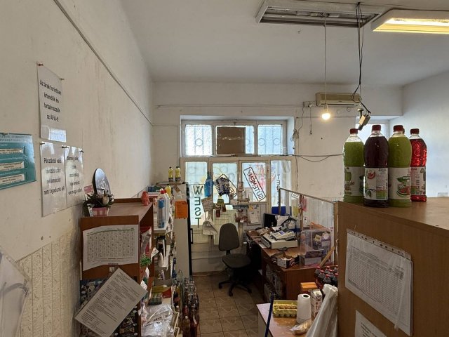 Eladó üzlethelyiség, Oroszlányban 20 M Ft, 2+1 szobás