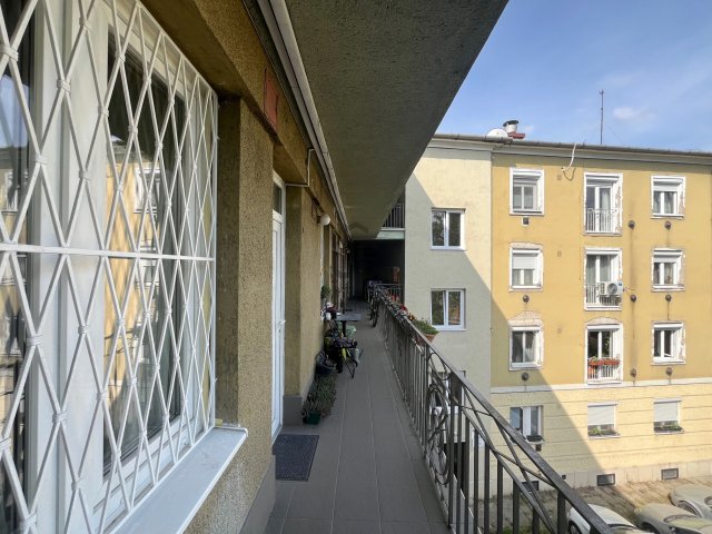 Eladó téglalakás, Budapesten, III. kerületben 57.9 M Ft