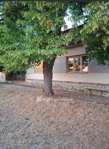 Eladó családi ház, Teklafalun 9.2 M Ft, 2 szobás