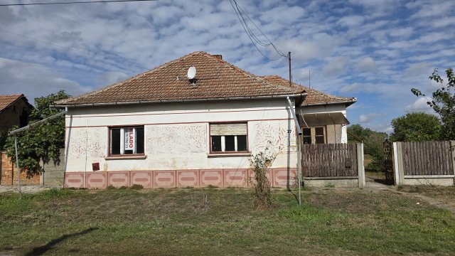 Eladó családi ház, Csanádapácán 6.5 M Ft, 2 szobás