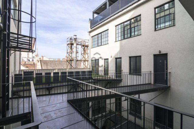 Eladó téglalakás, Budapesten, V. kerületben 218 M Ft, 2 szobás