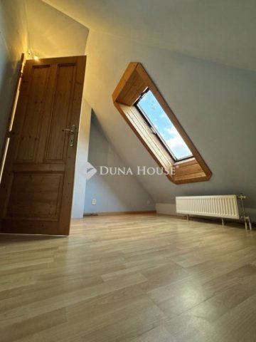 Eladó téglalakás, Budapesten, III. kerületben 128 M Ft, 5 szobás