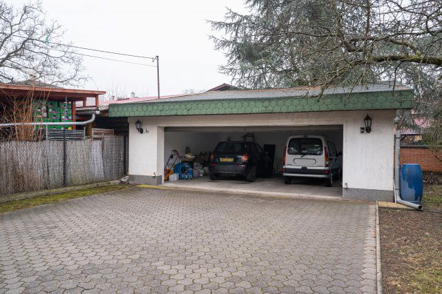 Kiadó garázs, Miskolcon, Huszár utcában 40 E Ft / hó