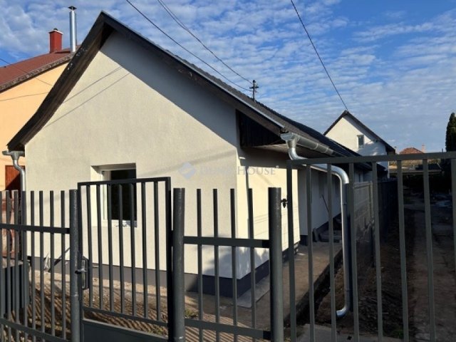 Eladó ikerház, Fóton 69.99 M Ft, 3 szobás / költözzbe.hu