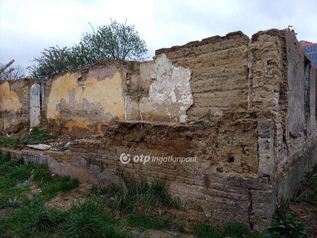 Eladó családi ház, Dombóváron 7.9 M Ft, 3 szobás